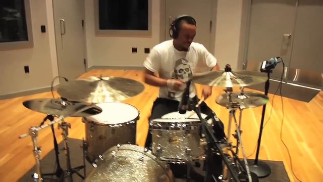 AwolNation and Tony Royster Jr. working on a song in Redbull Studios смотреть онлайн