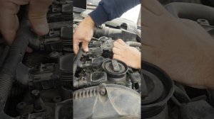 Фольксваген пассат в7, демонтаж катушки зажигания.