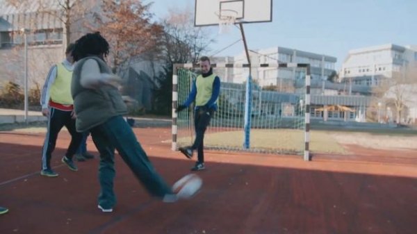 Рибери, Алаба и Рафинья переоделись в бомжей | FC Bayern Prank! Alaba, Ribery and Rafinha