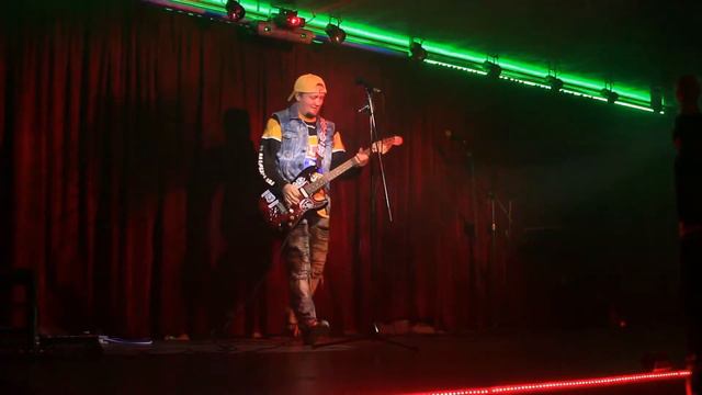 Randy Rockman And PunkRock Holiday (Tropical House Live)