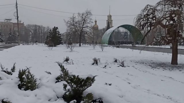 Славянск 25 декабря 2023 — Центр, Снегопад. смотреть онлайн