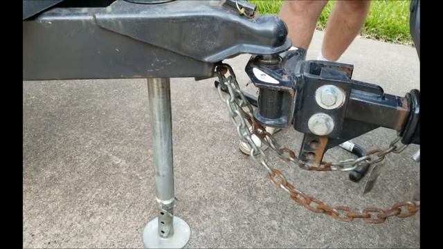 How To Attach A Hitch and Sway Bar To A Travel Trailer смотреть онлайн