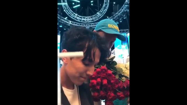 Димаш Кудайберген - Никого не обидел!!! Просили освободить зал! Выключили свет! смотреть онлайн