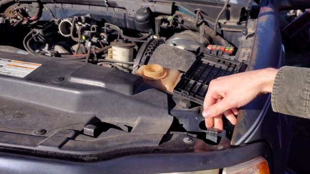 1999 Ford Expedition Headlight Fuses, Headlight Bulb Replacement смотреть онлайн