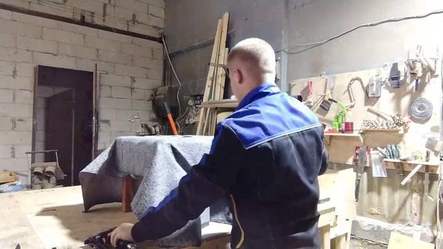 Пуфик с каретной стяжкой своими руками