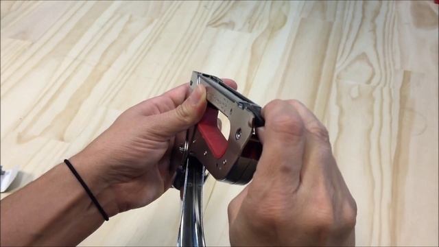 How to load the Arrow JT27 Stapler смотреть онлайн