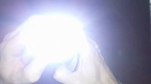 Влагостойкий и ударопрочный кнопочный мобильный телефон