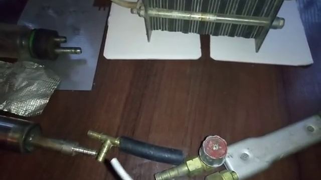 ТЕМПЕРАТУРА ГОРЕНИЯ ПЛАМЕНИ 500 ГРАДУСОВ ГАЗА БРАУНА .ПОДЖИГАЕМ ГАЗ БРАУНА БЕЗ ОБРАТНЫХ ХЛОПКОВ. смотреть онлайн