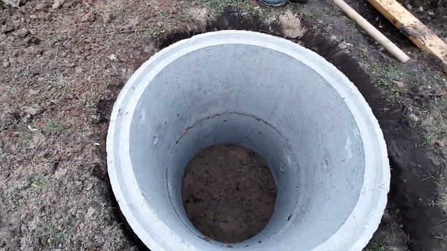 ВЫГРЕБНАЯ ЯМА ЗА 40 000 РУБЛЕЙ С ПЕРЕЛИВОМ! для дачи из бетонных колец смотреть онлайн