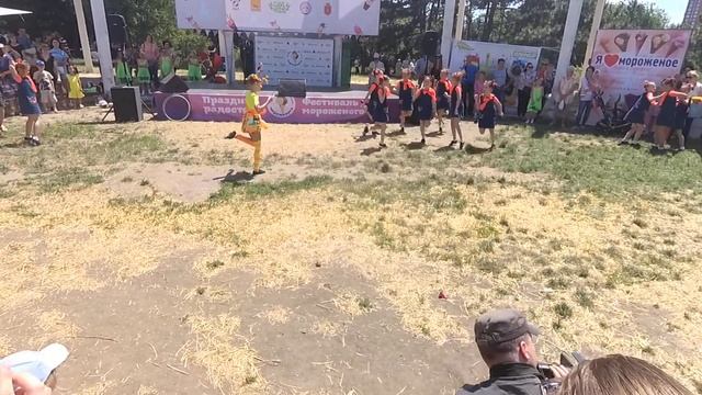 Сюрприз - Пеппи Длинный Чулок / Одесса 2017/ Фестиваль мороженного смотреть онлайн