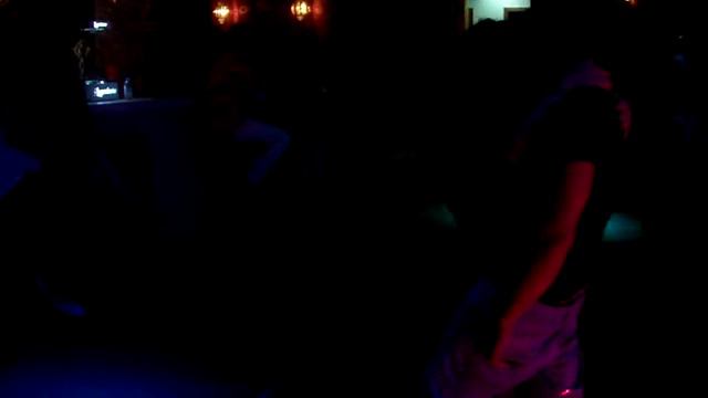 almu y chaves en la salsoteca.AVI смотреть онлайн