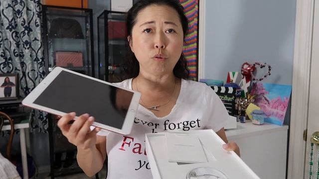 UNBOXING - 2018 iPad 6th Generation - Rose Gold смотреть онлайн