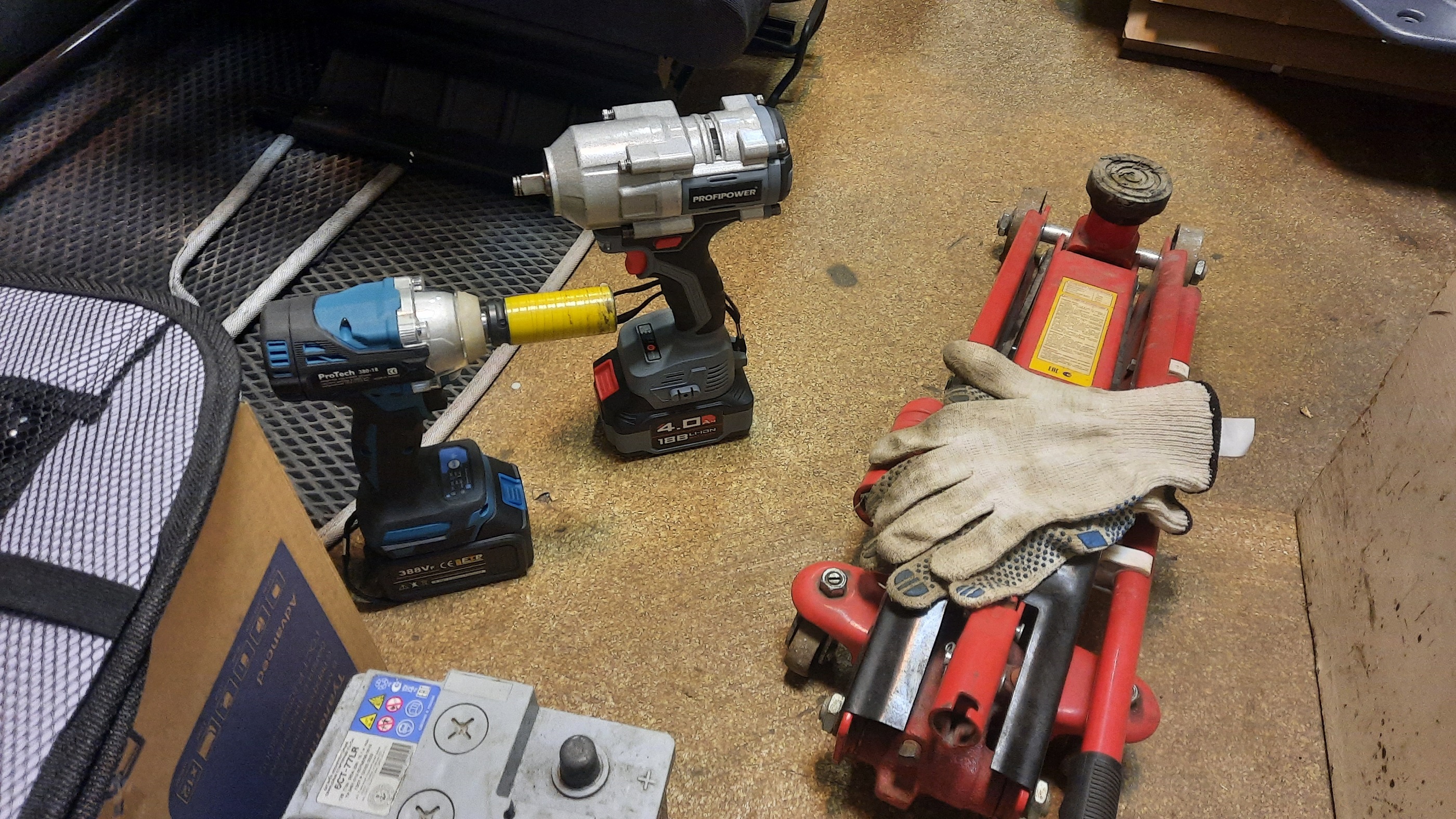 Первая смена колес в этом году. Проверяю гайковерт смотреть онлайн