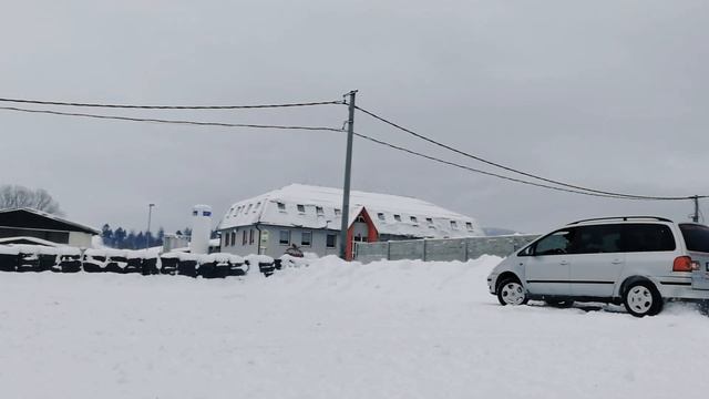VW SHARAN 1.9 tdi 4 motion snow drift in slovakia смотреть онлайн