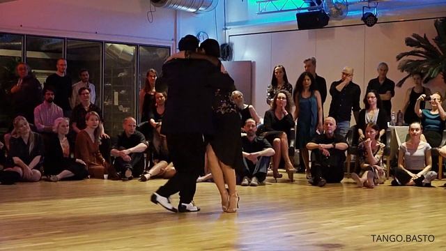 Juana Sepulveda & Mariano Chicho Frumboli - 1-6 - Milonga Grammofon - 2022.02.12 смотреть онлайн