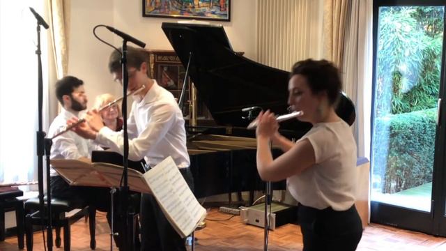 "Petite suite" - 3ème mvt "Menuet" de Claude Debussy - Trio Oscillations смотреть онлайн