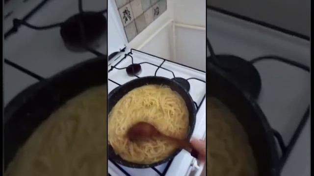 VLOG:🔥готовка🔪🥑🥦обед🍜ленивый ужин🙈♨️продолжаем болеть😔😱🤒весна идёт но ей нет пока дороги🌿🌺😂🙅🌬️🌨️ смотреть онлайн