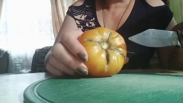 Томат "Медовый салют". смотреть онлайн