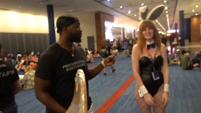 Pranking Weebs At Anime Convention! смотреть онлайн