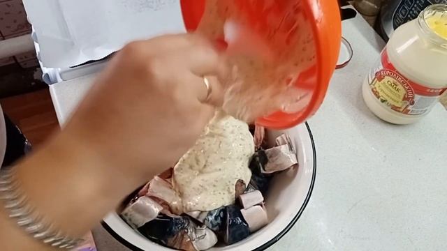 такую рыбу хочется есть и есть - запеченная рыба - скумбрия в горчичном соусе смотреть онлайн