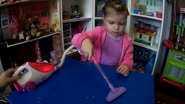 Unboxing. Распаковка детского пылесоса Magical PlaySet.Веселая уборка дома. смотреть онлайн