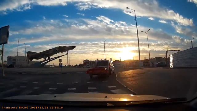 Красивые перистые облака над Беэр-Шевой 31 декабря 2018 смотреть онлайн