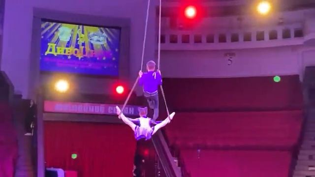 Воздушные гимнасты Тимур Морозов и Мария Малыч смотреть онлайн