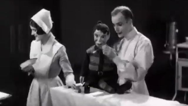 EDGAR BERGEN in THE OPERATION 1929 смотреть онлайн