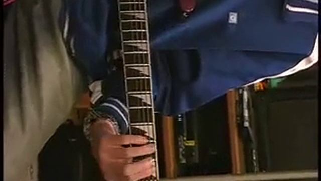 How To Play Electric Guitar: GUITAR POWER CHORDS смотреть онлайн