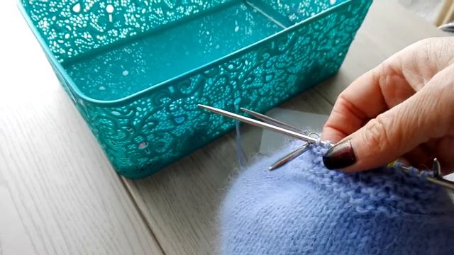 Шапка из Пуха Норки. Макушка Спиралька. Переход на носочные спицы ДВУСТОРОННЯЯ ДВУХЦВЕТНАЯ ДВОЙНАЯ смотреть онлайн