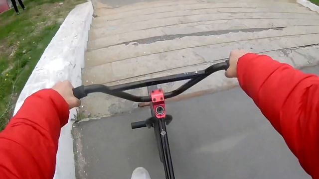 ВЗЯЛ БЕНГЕР НА СТУПЕНЯХ| КРУИЗ ПО ГОРОДУ смотреть онлайн
