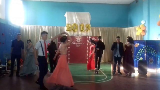Вальс на выпускной 22 школа 2019 год.Кураховка, смотреть онлайн