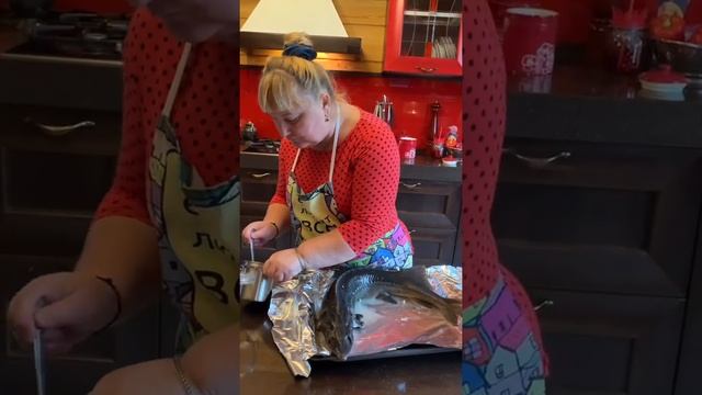 Осётр с травами, запечённый в духовке ( праздничное блюдо) смотреть онлайн