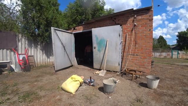 ПОКЛЕИЛ НОВУЮ ПЛИТКУ НА ПОЛ/НАЧИНАЕМ РЕМОНТ КУХНИ/КУПИЛ ДИСК НА ТРИММЕР/ смотреть онлайн