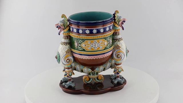 Ваза в неорусском стиле. Фабрика Кузнецова в Дулево.1890 г смотреть онлайн
