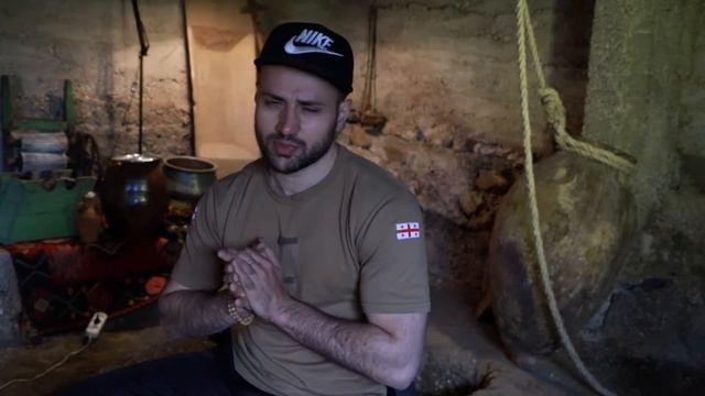 Georgian qvevri.Kaxeti.Грузия.Кахетия.Закладываем квеври в погреб смотреть онлайн
