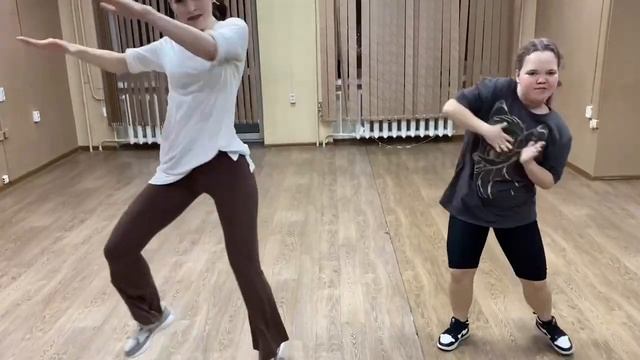 обожаю танцы, танцевать моё всё , моя мечта была потанцевать с тренером ,она сбылась ? люблю ❤️ смотреть онлайн