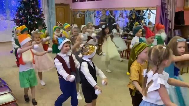 Новогодний утренник 19.12.2022 Тагир дС 18 смотреть онлайн