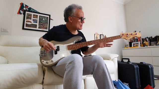UPGRADED Fender Player Series Precision Bass - One Year On смотреть онлайн