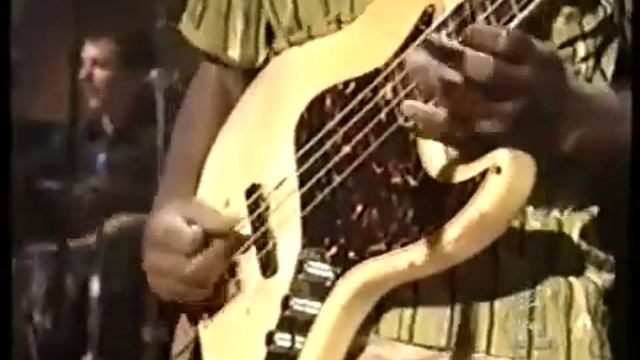 Squeeze - Take Me I'm Yours VH1 New York 1999 Ash Soan on drums. смотреть онлайн