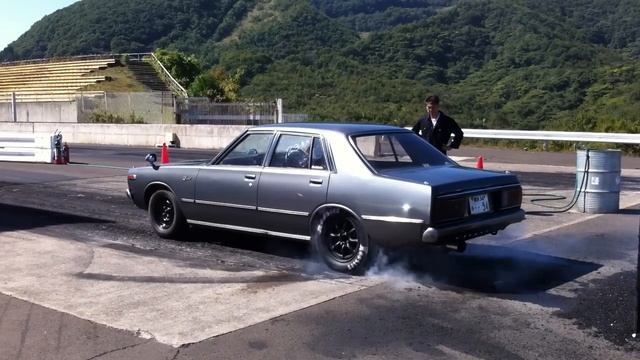 C230 Laurel at Sendai Hi-Land смотреть онлайн