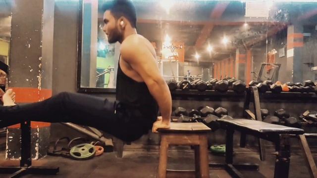 Bices triceps superset for maximum pump #biceps #triceps #bicepsworkout #tricepsworkout #gym смотреть онлайн