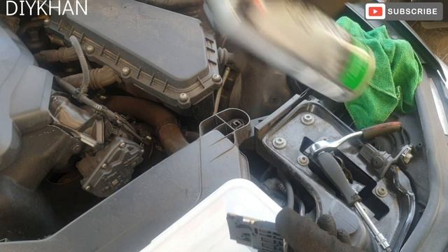 BMW 1 Series F20 F21 Mass Air Flow Sensor Cleaning Process. BMW Dirty MAF Sensor Fixed In No Time