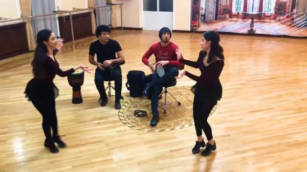 QIZLAR BILAN KUTILMAGANDA | QIZLAR & HALIMDRUMMER | TABLA NEW  | UZVIDEO | BATTLE | КРАСИВЫЙ ТАНЕЦ