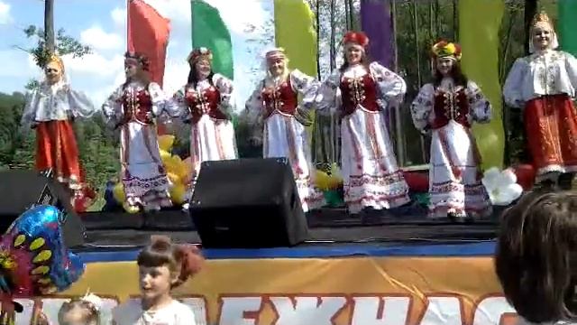 «З пад шэрага камушыка» - исп. вокальный ансамбль «КАДАНС» СООО «Русско-Белорусское Братство 2000» смотреть онлайн