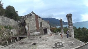 Гагра. Абхазия. Приморский парк. Замок принца Ольденбургского.