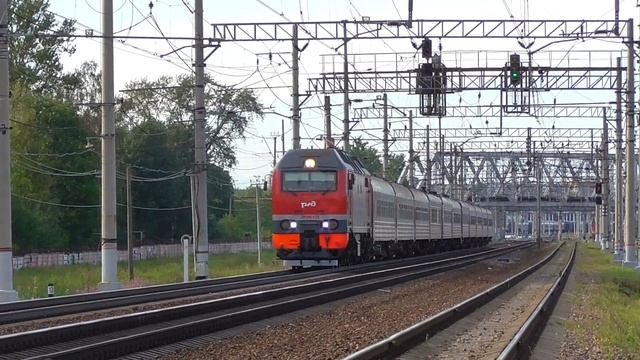 ЭП2К-178 с фирменным поездом «Текстильный край» Санкт-Петербург — Иваново смотреть онлайн