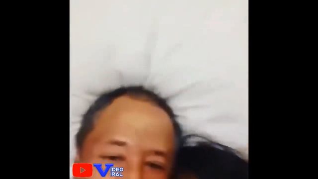 VIRAL!!! VIDEO MESUM MBAHKUNG HENDRAWAN (KAKEK LEGEND) смотреть онлайн