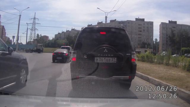 Массовый поворот направо из левой полосы смотреть онлайн