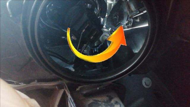 FORD KUGA II: Installer H1 et H7 LED ampoule смотреть онлайн